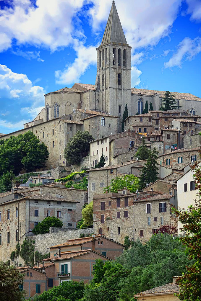 centro-storico-todi